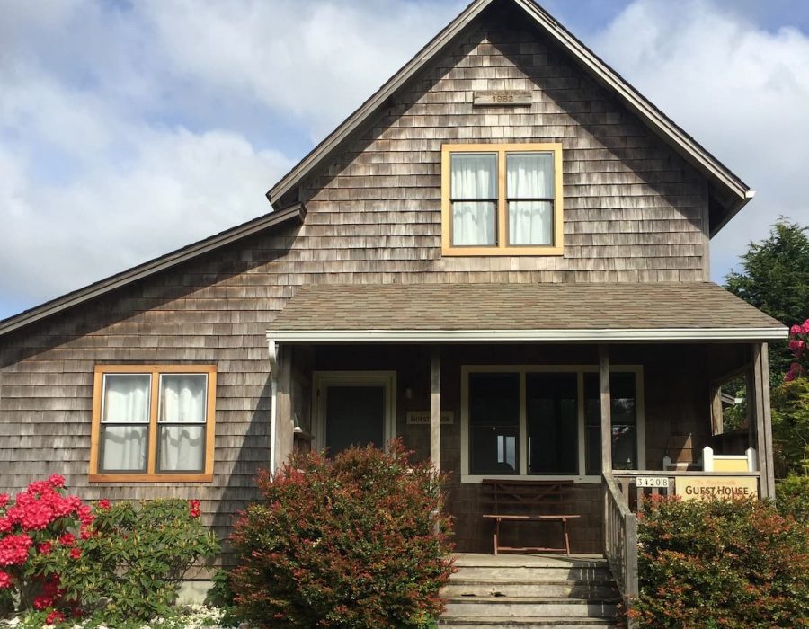 An image of a beautiful weathered guest house available for renting in Oysterville Washington.